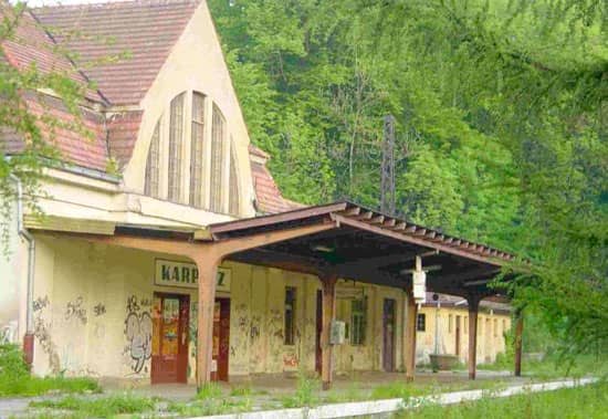 Dworzec kolejowy w Karpaczu w latach niemieckiej świetności.