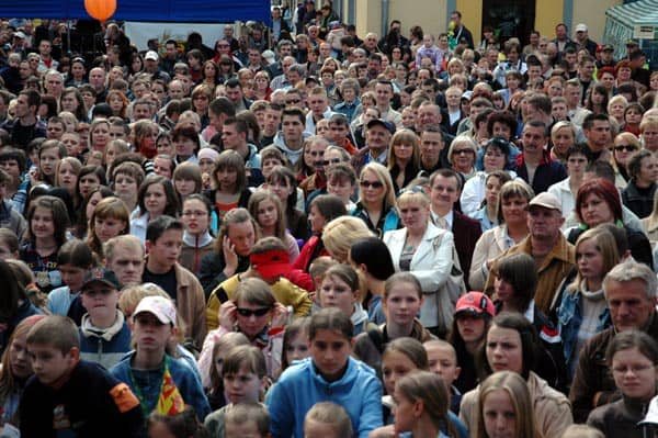 Mimo chłodu dziewczyny pokazały swoje wdzięki.