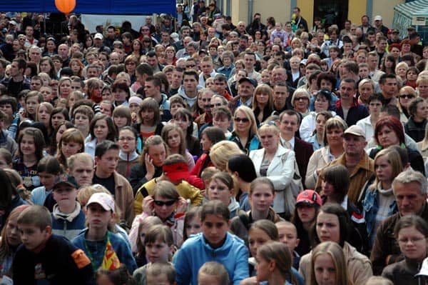 Mimo chłodu dziewczyny pokazały swoje wdzięki.