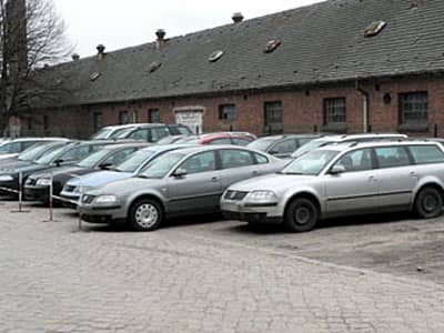 Pojazdy wrócą do właścicieli.