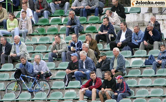 Lotnik i Karkonosze na fali