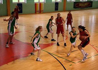 Wielka wygrana dziewcząt pod koszem
