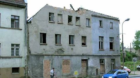 Takich obrazków w stolicy Karkonoszy jest – niestety – więcej.