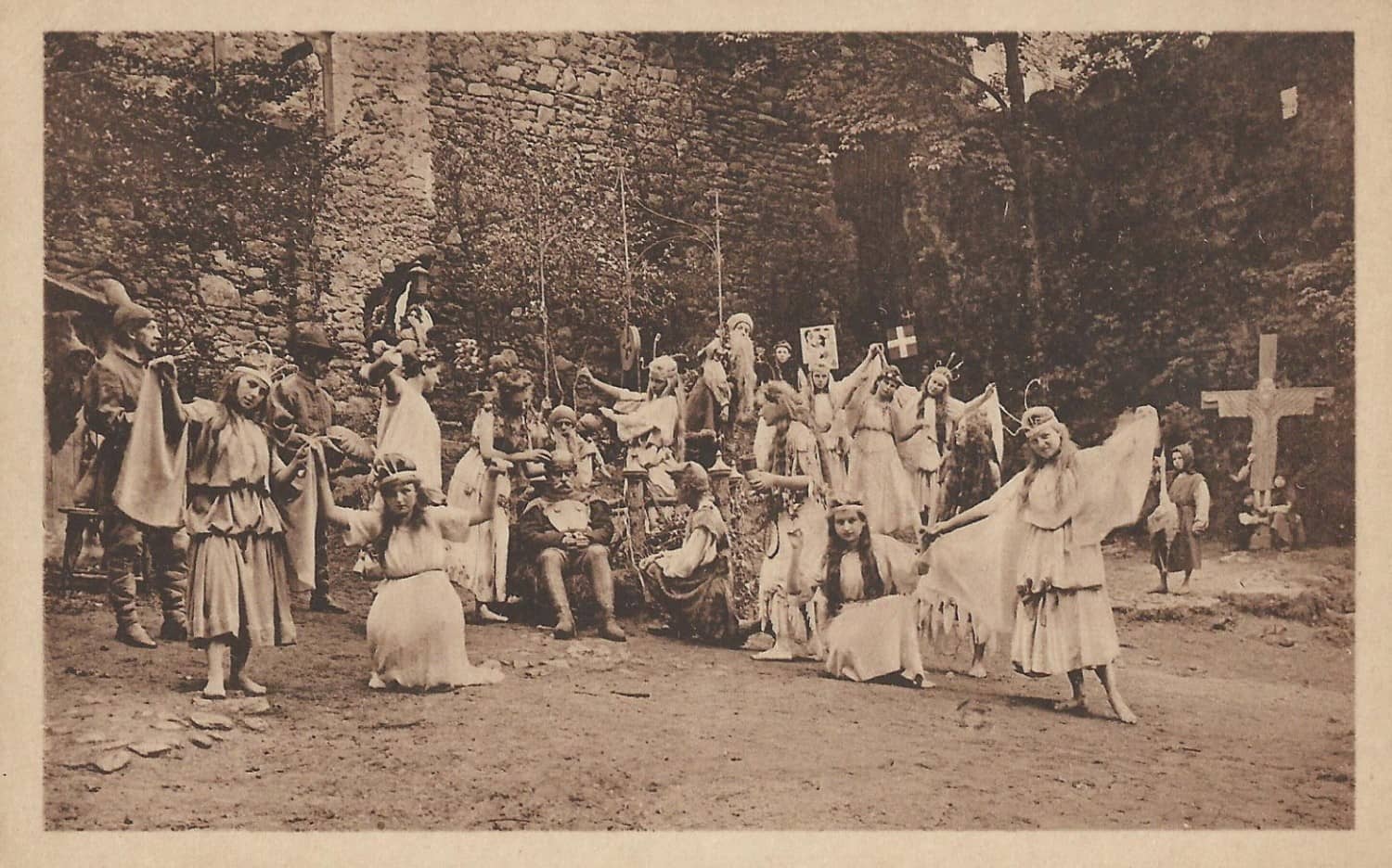Teatr pod murami Chojnika. Pamiątka sprzed prawie 100 lat wciąż na zamku