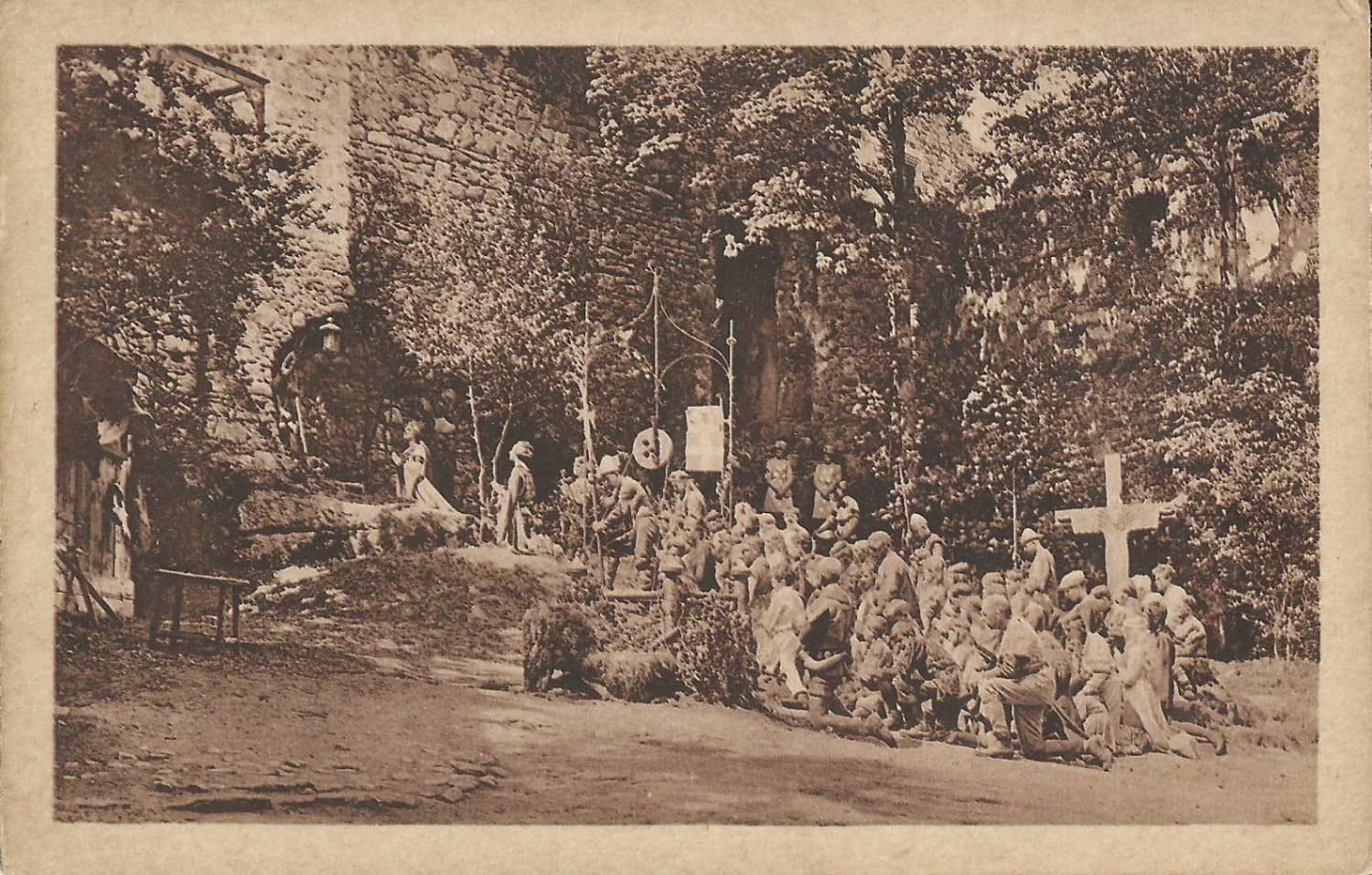 Teatr pod murami Chojnika. Pamiątka sprzed prawie 100 lat wciąż na zamku