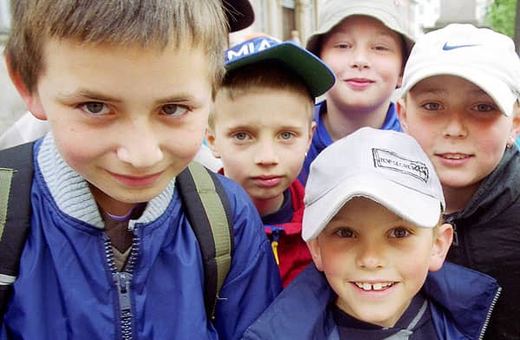 Koloniści z Chojnic, którzy w zeszłym roku odwiedzili Jelenią Górę, mieli fachową opiekę solidnych wychowawców.