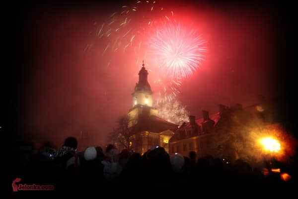 AD 2010 witany świetliście i deszczowo – VIDEO