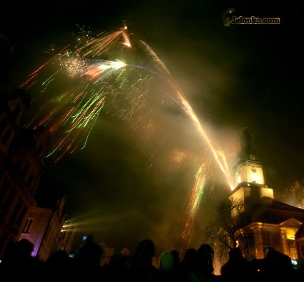 AD 2010 witany świetliście i deszczowo – VIDEO