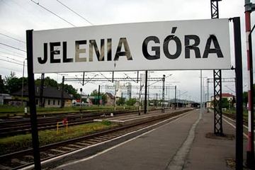 Jedzie pociąg z daleka
