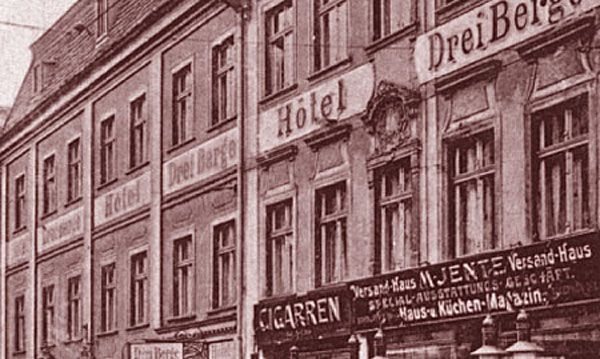 Wielobranżowe sklepy przy hotelu Drei Berge.
