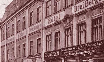 Wielobranżowe sklepy przy hotelu Drei Berge.