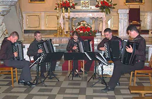 Przemek ucieszył się z możliwości występu z takimi instrumentalistami.