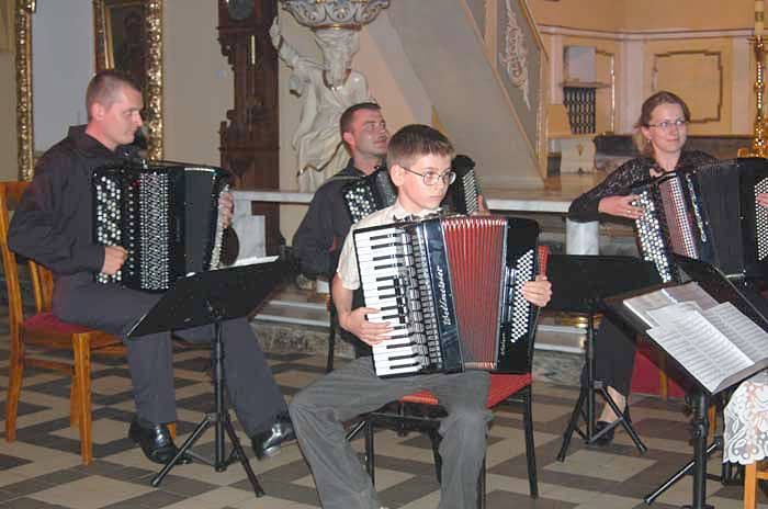 Przyciąganie akordeonami