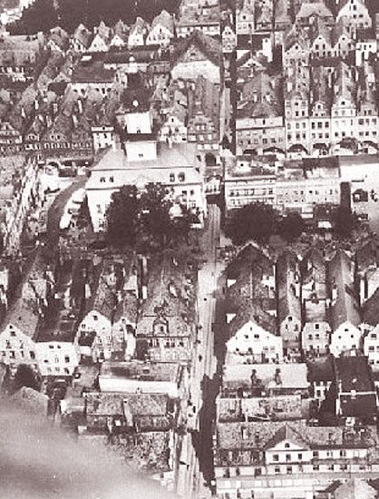 Ulica Długa (Langstrasse) z lotu ptaka – zdjęcie sprzed 1945 roku.