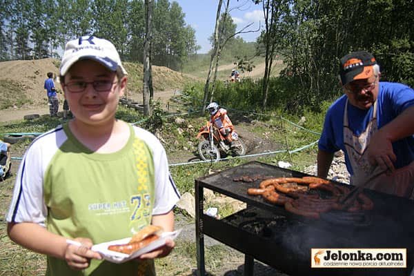 Podczas pikniku panowała rodzinna atmosfera.