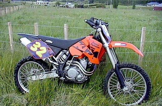 Podobny motocykl Polacy chcieli przewieźć za Nysę Łużycką.