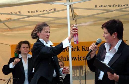 Nawet tak zwaną muzykę poważną należy traktować z poczuciem humoru.
