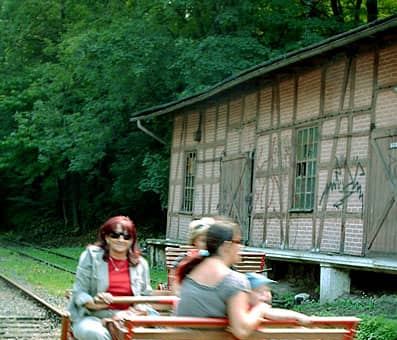 Te pojazdy mają być turystycznym hitem przy dworcu w Karpaczu.