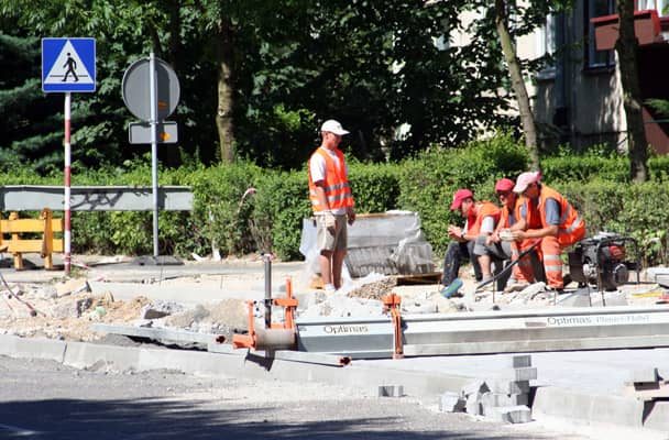 Przy ul. Nowowiejskiej praca wre.