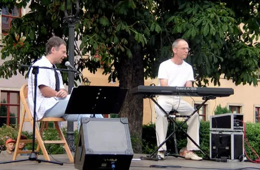 Muzycy przygrywali na rozpoczęcie