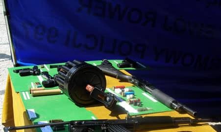 Paradę nowych radiowozów i pokaz sprzętu policyjnego tuż przy ratuszu mogli podziwiać mieszkańcy miasta i turyści.