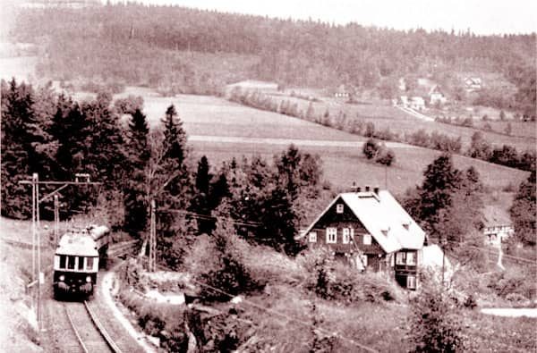 Za niemieckich czasów do Szklarskiej Poręby jeździły pociągi elektryczne, a czas przejazdu nie przekraczał 40 minut.