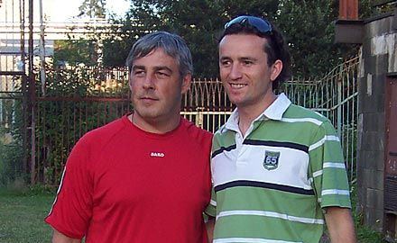 Czy prezes Karkonoszy Piotr Lizak przekona (po prawej) trenera Tomasza Artemiuka (po lewej) aby trenował jeleniogórski zespół?