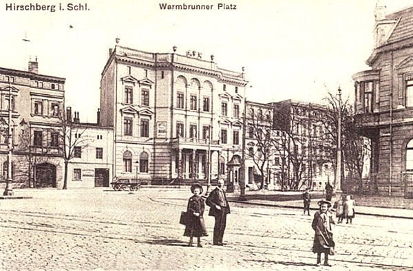 Preussicher Hof w całej okazałości. Szkoda, że przy modernizacji budynku nie zadbano o jego całkowite odtworzenie.
