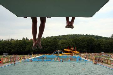 Upały w lipcu - rekordy na basenie