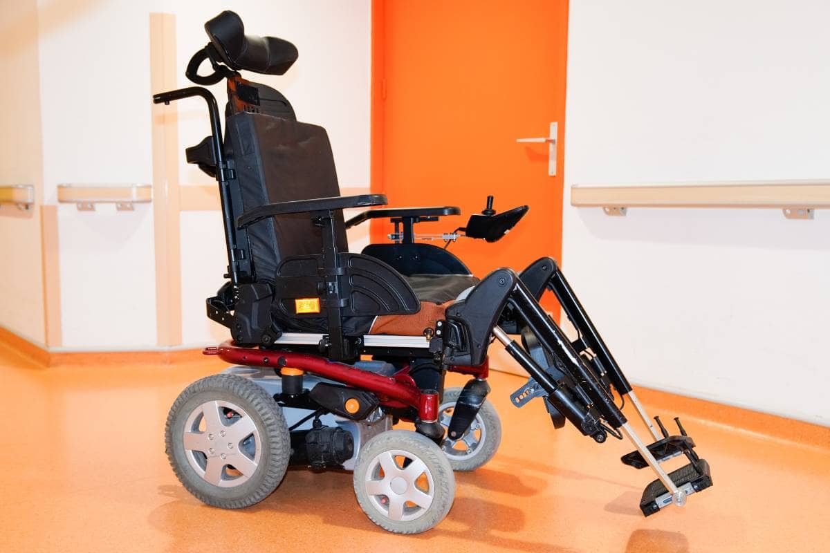 4 ważne zasady dbania o elektryczne wózki inwalidzkie