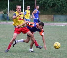 Seniorzy gromią juniorów