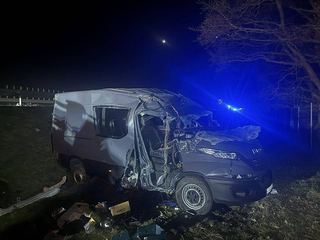 Poważne dachowanie busa