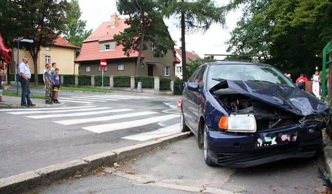 Groźna stłuczka na skrzyżowaniu