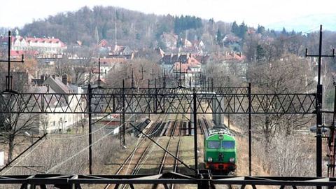 Ma pociąg do dróg