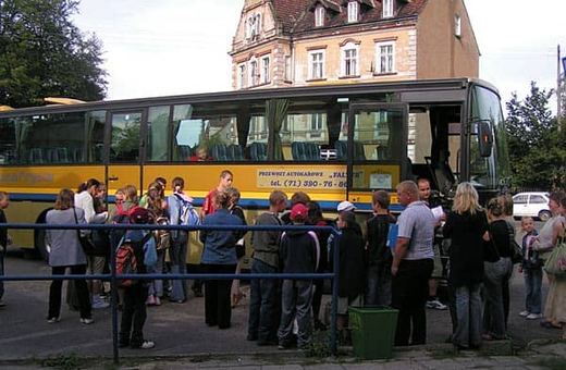 Przed odjazdem stan techniczny autobusu został dokładnie sprawdzony przez jeleniogórską policję.