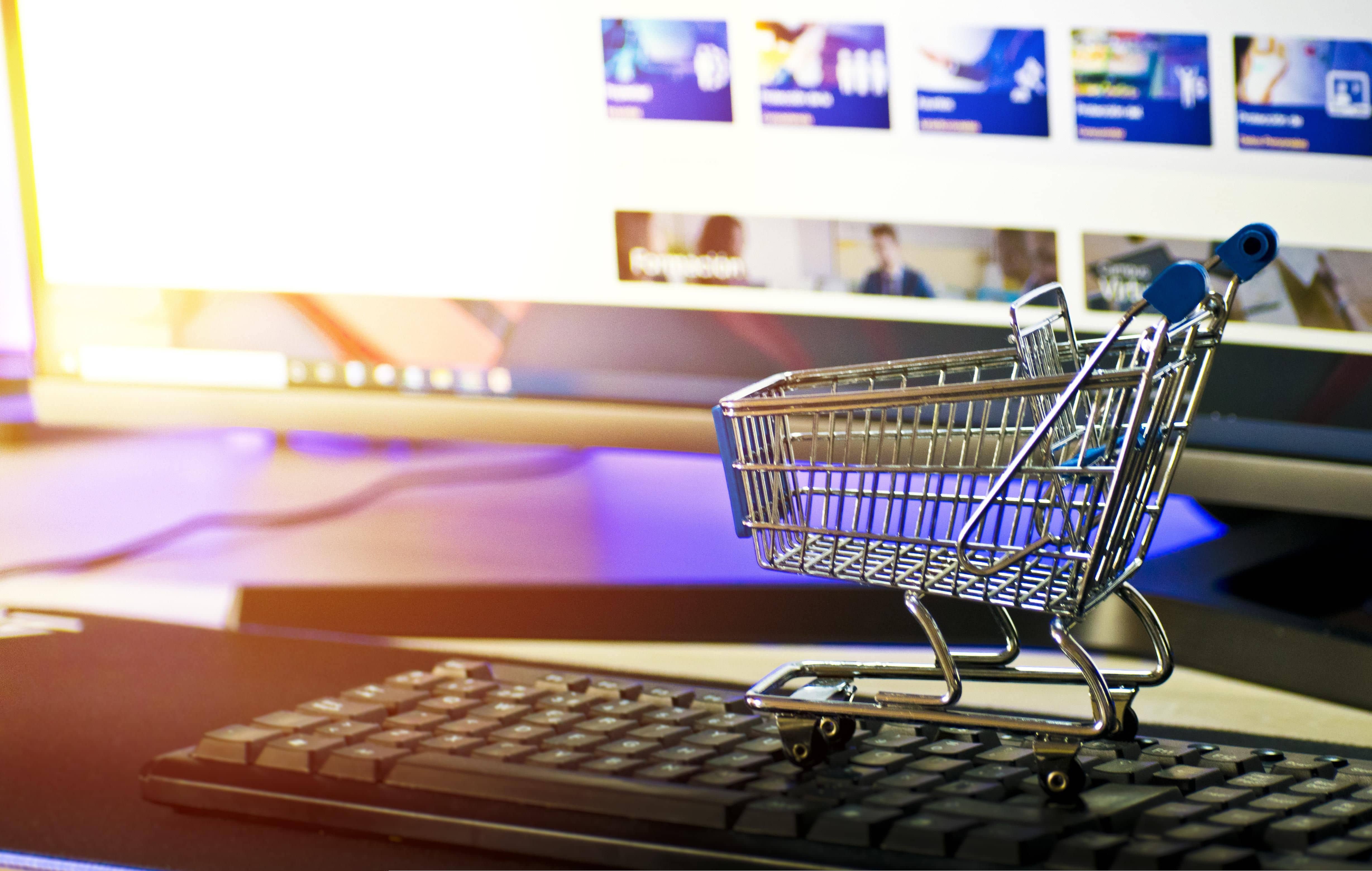 Coraz mocniej przerzucamy się z zakupami do świata online