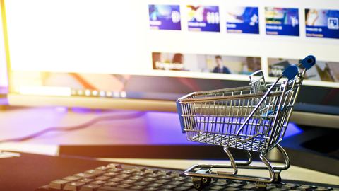Coraz mocniej przerzucamy się z zakupami do świata online