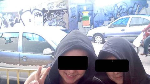 Strój blockersa (bluza z kapturem), graffiti i amerykański szpan podbijają serca coraz młodszych. Oby nie zeszli oni na przestępczą drogę.
