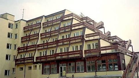 To jeden z największych pustostanów w Jeleniej Górze.