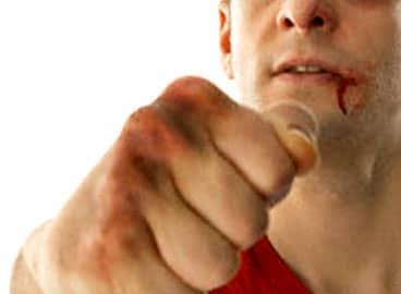 Policja odnotowuje coraz więcej czynów karalnych związanych z agresją wobec rodziny.