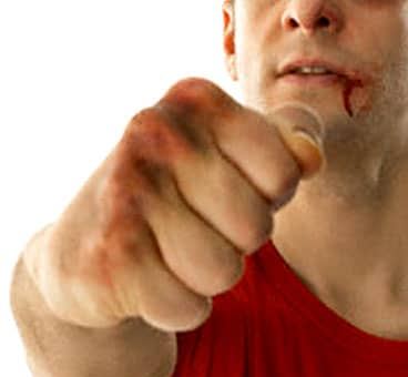 Policja odnotowuje coraz więcej czynów karalnych związanych z agresją wobec rodziny.