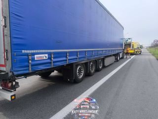 Dzień jak co dzień... Zderzenie trzech ciężarówek na A4