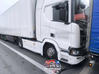 Dzień jak co dzień... Zderzenie trzech ciężarówek na A4
