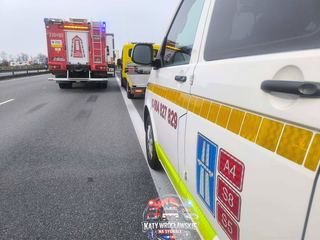 Dzień jak co dzień... Zderzenie trzech ciężarówek na A4