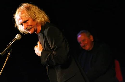 Jerzy Kryszak na teatralnej scenie.