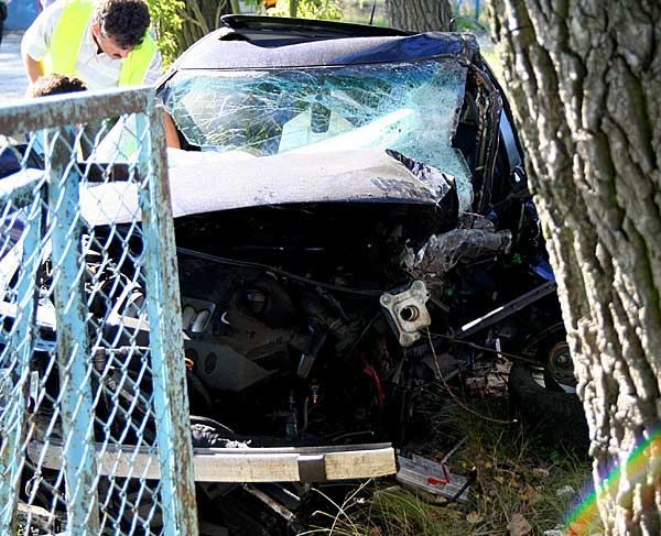 Policja ustala, z jaką prędkością jechał prowadzący pojazd marki Audi A3.
