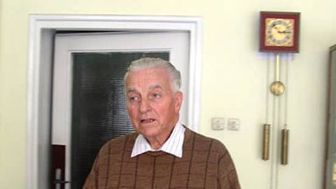 Mirosław Skowroński dziękuje wszystkim, którzy ofiarowali mu pomoc w naprawie zegara.