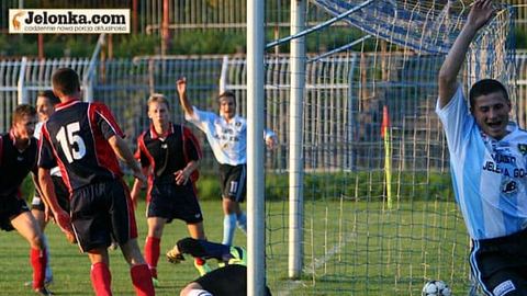 Pięć minut po swoim wejściu na boisko Krzysztof Smoliński ustalił wynik meczu.