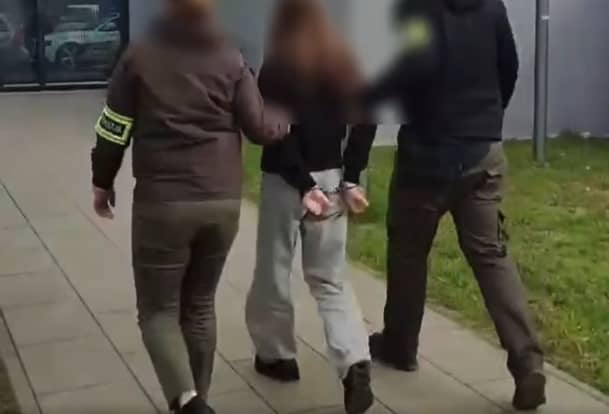 Nastolatka złamała nos seniorce