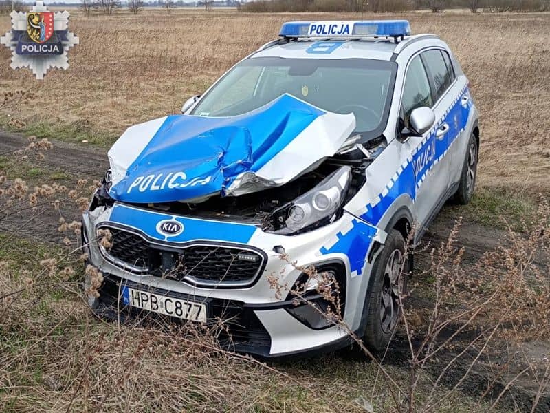 Staranował radiowóz traktorem
